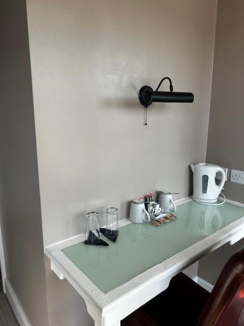 The Limes Bar And Hotel Needham Market Екстериор снимка