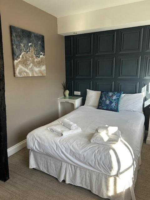 The Limes Bar And Hotel Needham Market Екстериор снимка