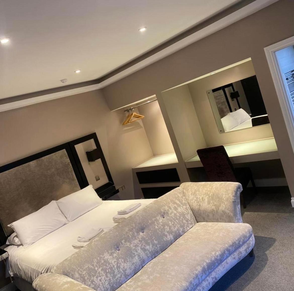 The Limes Bar And Hotel Needham Market Екстериор снимка